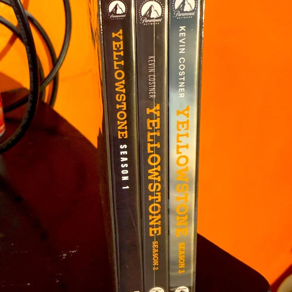 Yellowstone seasons 1-3 sealed DVD GIFT SET WITH KEVIN COSTNER new!